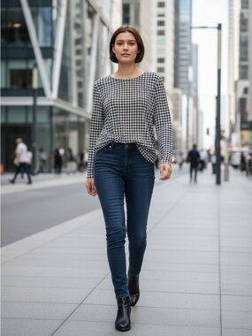 Minimalist Houndstooth Slinky Long Sleeve Top - Size 1✨ Chico’s
